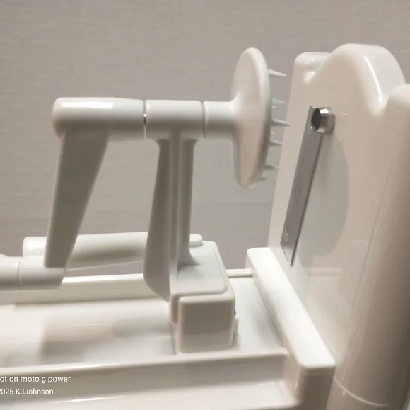 Paderno World Cuisine 6-Blade Vegetable Spiralizer. - Picture 6 of 11